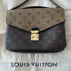 Louis Vuitton Pochette Métis Reverse